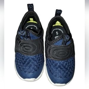 Athletic Works Toddler Shoes | size 5
